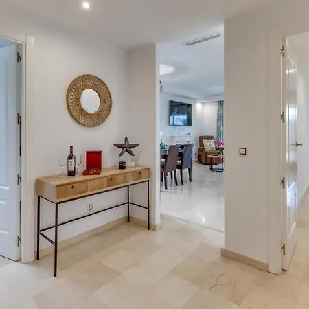 Magic Corner On Golden Mile Apartment *